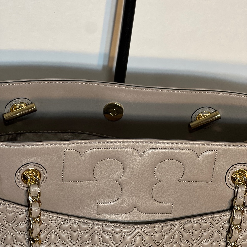 Tory Burch Gray Quilted Leather Tote - Picture 6 of 13